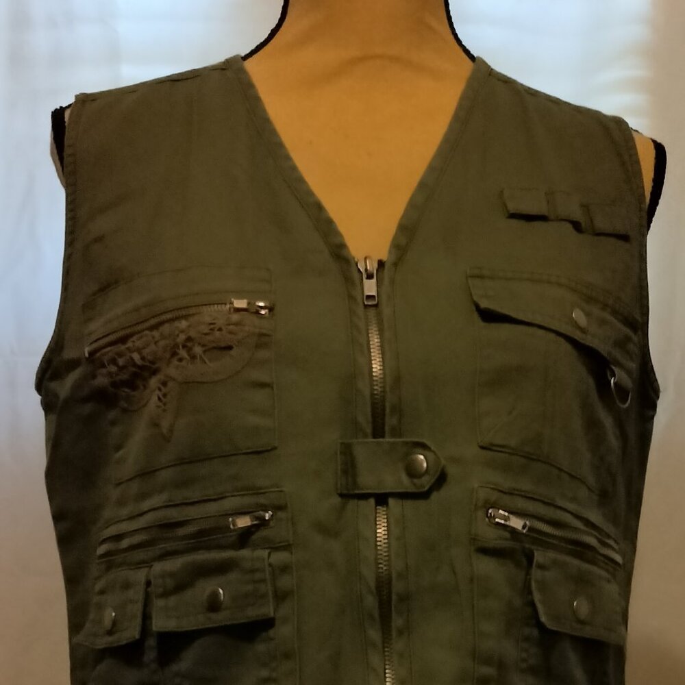 zipper down  vest